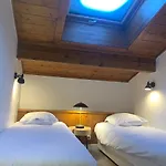 La De L'ours 4*