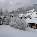 La De L'ours 4*