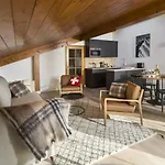 La De L'ours 4*
