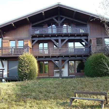 La De L'ours 4* מגב