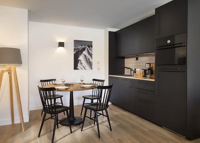 La De L'ours Apartmanhotel