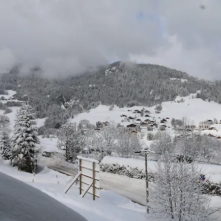 La De L'ours Aparthotel 4*