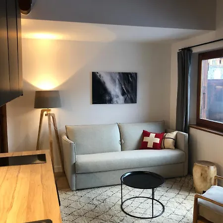 La De L'ours Aparthotel 4*