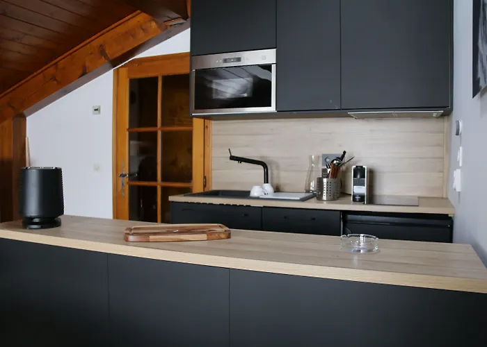 La De L'ours 公寓式酒店 4*