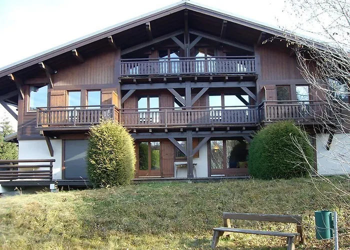 La De L'ours 4* מגב